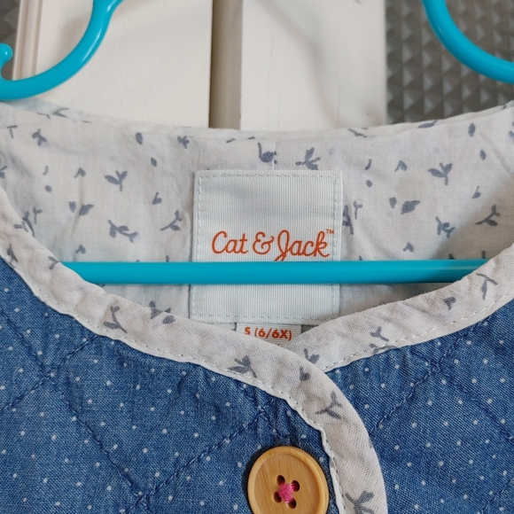 2/$35 Cat & Jack Girls 6/6x quilted button up sweater - Picture 3 of 8